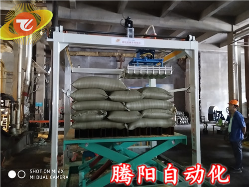 全自動碼垛機(jī)讓用戶使用起來更放心和安心